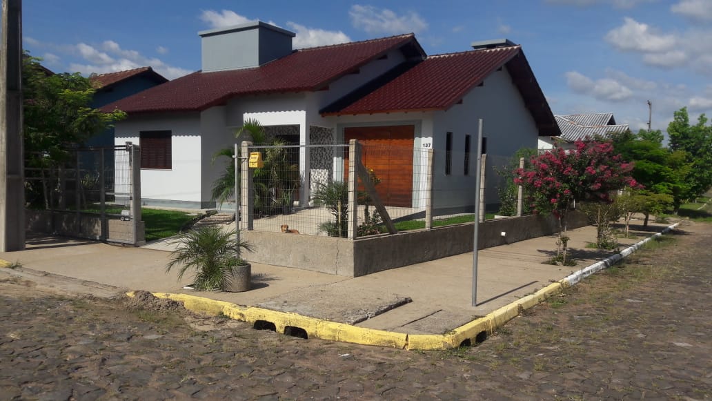 Fotos do imóvel Vendo bela casa residencial da bica - Sparrenberger Imóveis