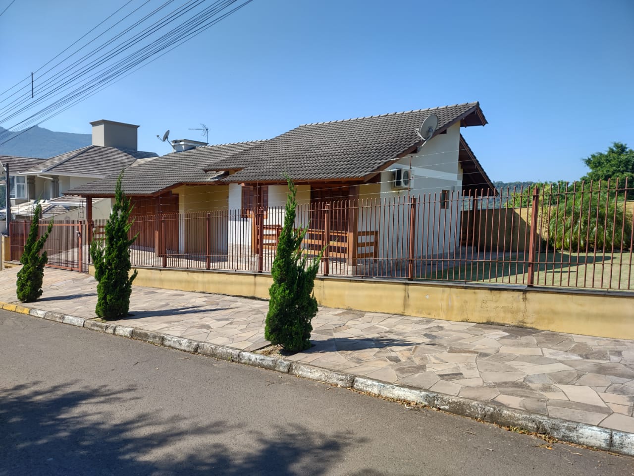 Fotos do imóvel Vendo Baita casa no centro de Nova Hartz - Sparrenberger Imóveis