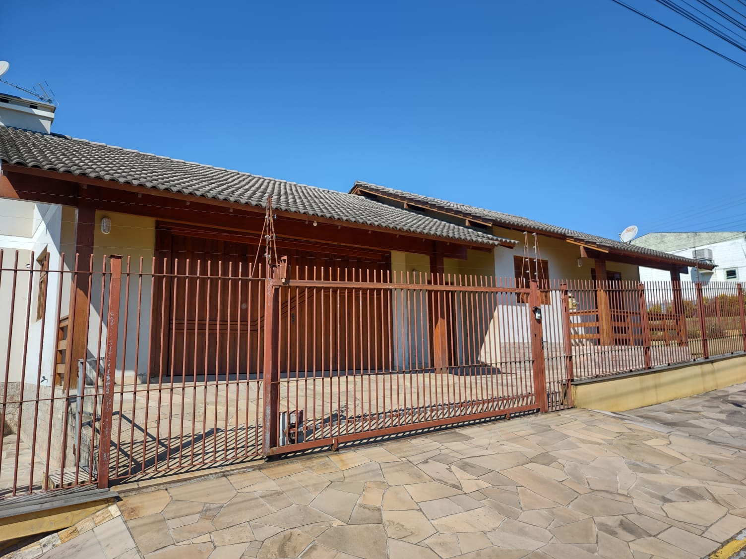 Fotos do imóvel Vendo Baita casa no centro de Nova Hartz - Sparrenberger Imóveis